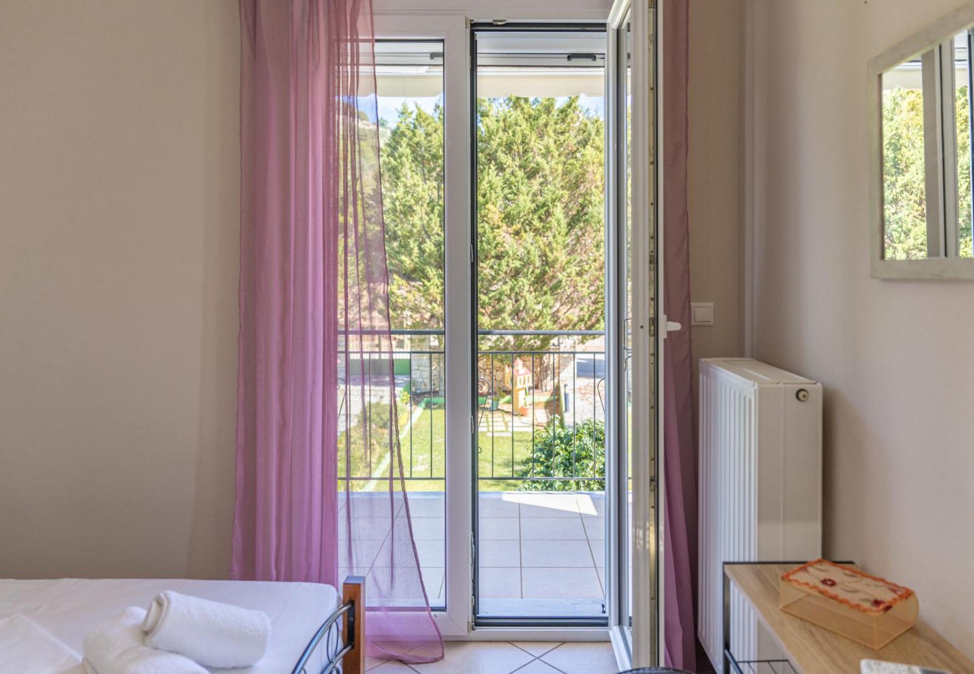 Vista Verde Studios & Apartments Svoronata Bagian luar foto