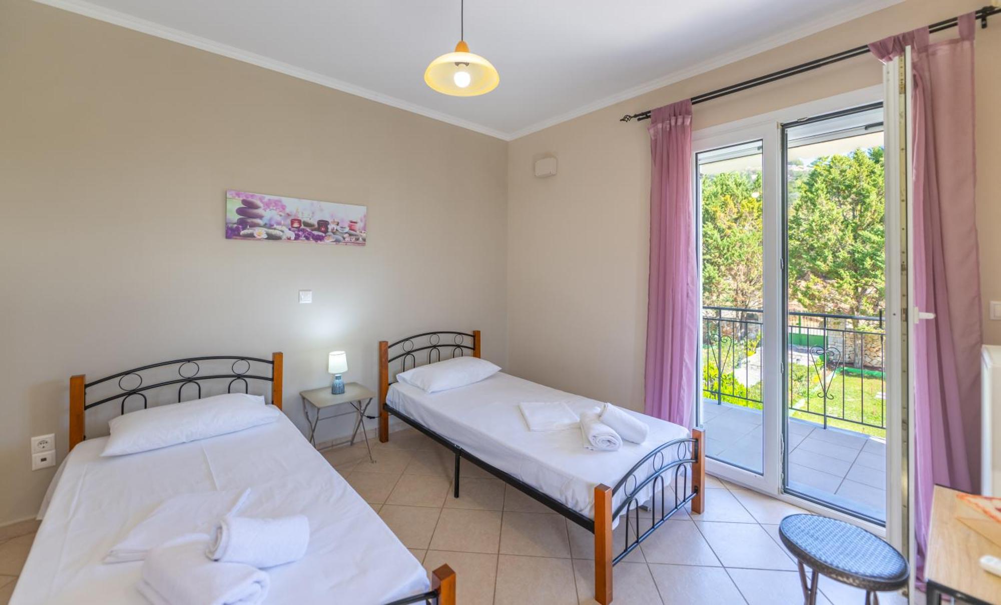 Vista Verde Studios & Apartments Svoronata Bagian luar foto