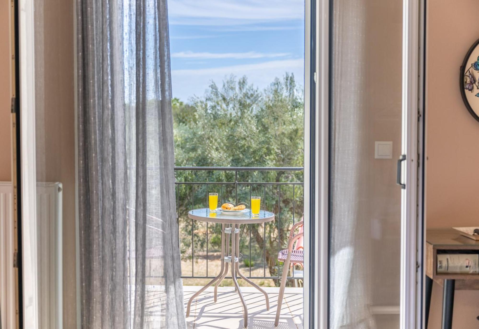 Vista Verde Studios & Apartments Svoronata Bagian luar foto