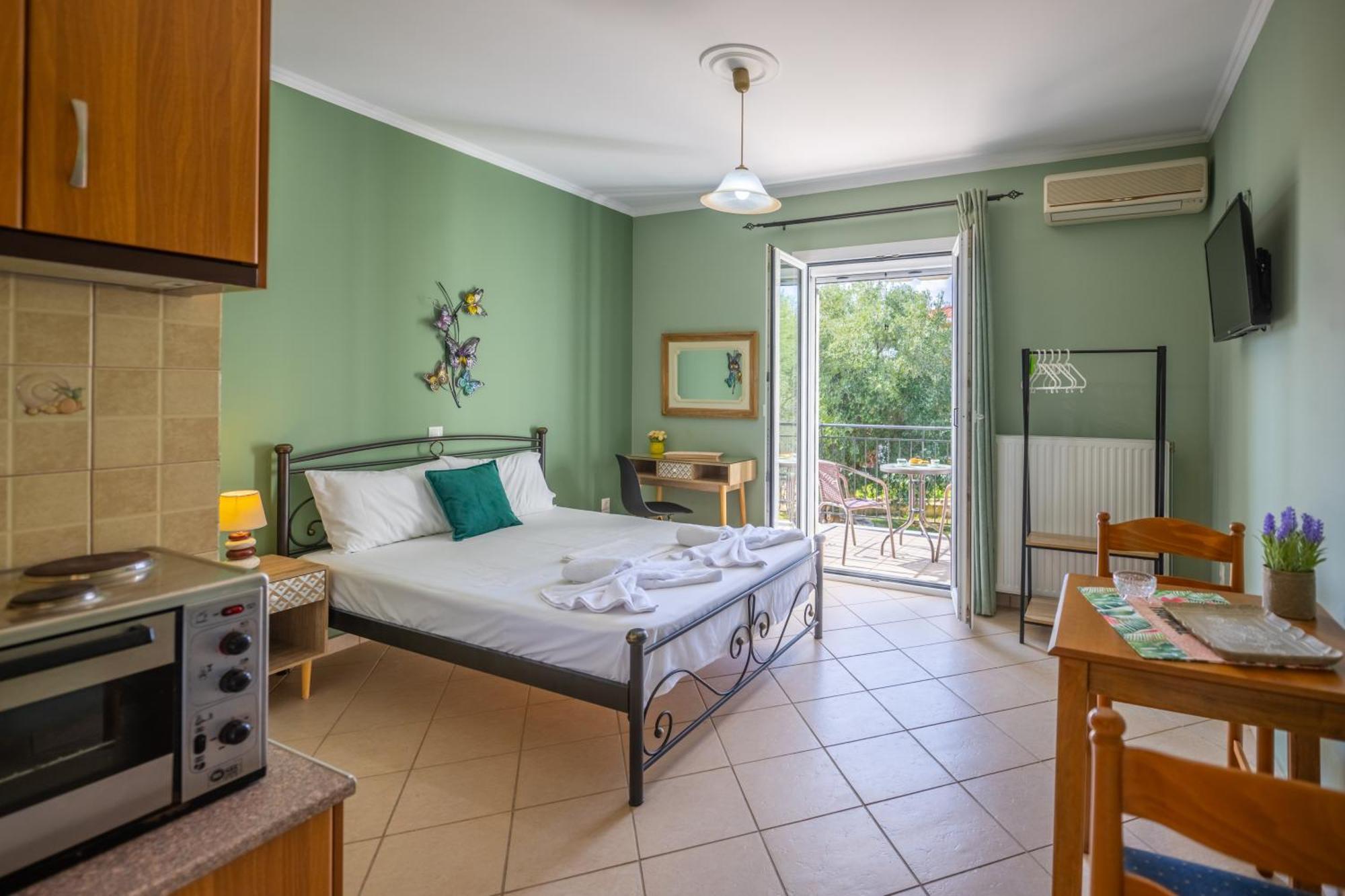 Vista Verde Studios & Apartments Svoronata Bagian luar foto