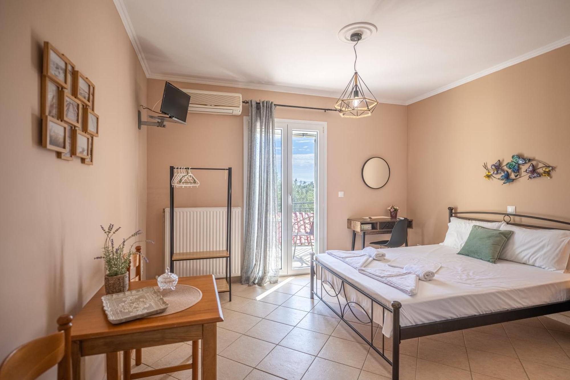 Vista Verde Studios & Apartments Svoronata Bagian luar foto